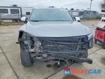 Piąte zdjęcie samochodu w środku: 2023 CHEVROLET TAHOE K1500 PREMIER VIN:1GNSKSKT5PR128298 - miniatura