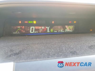 Zdjęcie 9 z 12 samochodu: 2012 TOYOTA PRIUS V VIN:JTDZN3EU2C3051539 - miniatura