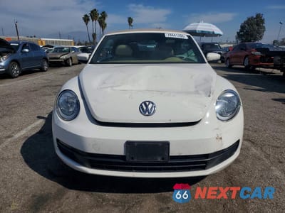 Piąte zdjęcie samochodu w środku: 2014 VOLKSWAGEN BEETLE VIN:3VW5X7AT5EM804394 - miniatura