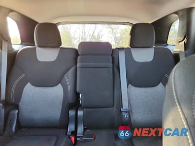 Zdjęcie 10 z 13 samochodu: 2018 JEEP CHEROKEE LATITUDE VIN:1C4PJLCB9JD538829 - miniatura