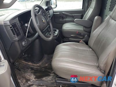 Zdjęcie 7 z 12 samochodu: 2024 CHEVROLET EXPRESS G2500 VIN:1GCWGBFP2R1250529 - miniatura