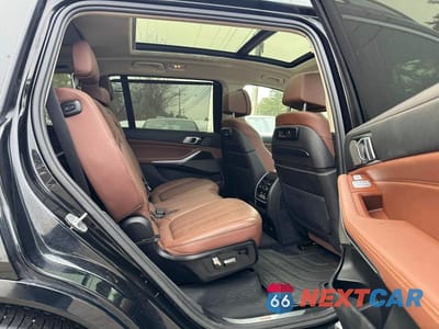Zdjęcie 6 z 10 samochodu: 2020 BMW X7 XDRIVE40I VIN:5UXCW2C09L9B86495 - miniatura