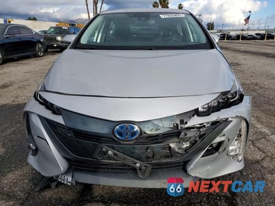Piąte zdjęcie samochodu w środku: 2022 TOYOTA PRIUS PRIME LE VIN:JTDKAMFP8N3214032 - miniatura