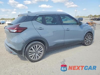 Trzecie zdjęcie samochodu z tyłu: 2021 NISSAN KICKS SV VIN:3N1CP5CV5ML483395 - miniatura