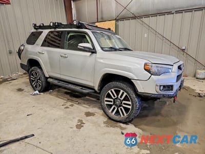 Czwarte zdjęcie samochodu z boku: 2015 TOYOTA 4RUNNER SR5/SR5 PREMIUM VIN:JTEBU5JR1F5216549 - miniatura