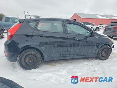 Trzecie zdjęcie samochodu z tyłu: 2016 HYUNDAI ACCENT SE VIN:KMHCT5AE6GU268514 - miniatura