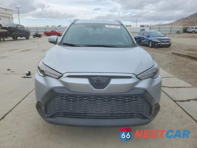 Piąte zdjęcie samochodu w środku: 2024 TOYOTA COROLLA CROSS SE VIN:7MUFBABG8RV047281 - miniatura