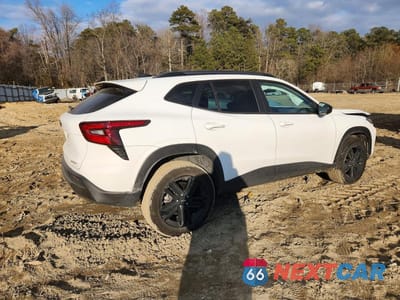 Trzecie zdjęcie samochodu z tyłu: 2025 CHEVROLET TRAX ACTIV VIN:KL77LKEP0SC145240 - miniatura