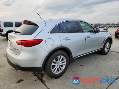 Trzecie zdjęcie samochodu z tyłu: 2017 INFINITI QX70 BASE VIN:JN8CS1MUXHM141502 - miniatura