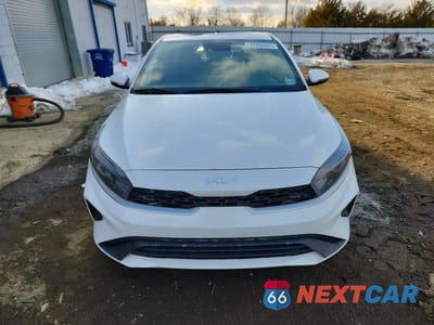 Piąte zdjęcie samochodu w środku: 2023 KIA FORTE LXS VIN:3KPF24AD7PE690702 - miniatura