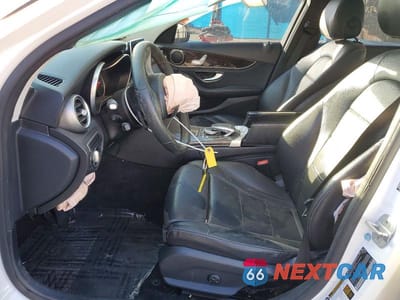 Zdjęcie 7 z 12 samochodu: 2015 MERCEDES-BENZ C 300 VIN:55SWF4JB3FU095114 - miniatura