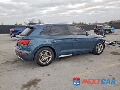 Trzecie zdjęcie samochodu z tyłu: 2018 AUDI Q5 PREMIUM VIN:WA1ANAFY8J2216462 - miniatura