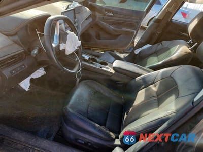 Zdjęcie 7 z 13 samochodu: 2019 NISSAN ALTIMA SR VIN:1N4BL4CW4KN318741 - miniatura