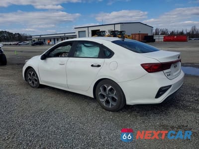 Drugie zdjęcie samochodu z przodu: 2021 KIA FORTE FE VIN:3KPF24AD7ME346122 - miniatura