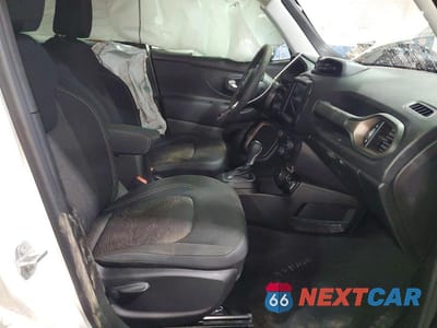 Zdjęcie 7 z 13 samochodu: 2023 JEEP RENEGADE LATITUDE VIN:ZACNJDB17PPP61657 - miniatura