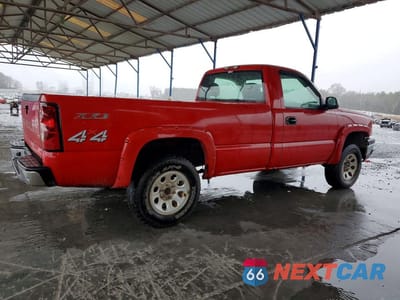 Trzecie zdjęcie samochodu z tyłu: 2005 CHEVROLET SILVERADO K1500 VIN:1GCEK14V75Z105746 - miniatura