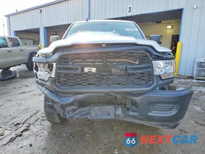 Piąte zdjęcie samochodu w środku: 2022 RAM 2500 TRADESMAN VIN:3C6UR5CJ0NG202176 - miniatura