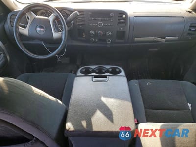 Zdjęcie 8 z 11 samochodu: 2008 GMC SIERRA C1500 VIN:3GTEC13C38G311745 - miniatura