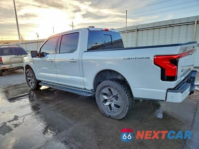 Drugie zdjęcie samochodu z przodu: 2023 FORD F150 LIGHTNING PRO VIN:1FTVW1EL6PWG20565 - miniatura