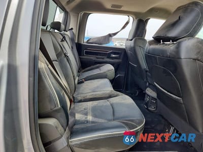 Zdjęcie 10 z 12 samochodu: 2024 RAM 2500 LARAMIE 4WD 6C TDSL CREW CAB 6.7L V8 VIN:3C6UR5FL9RG402721 - miniatura