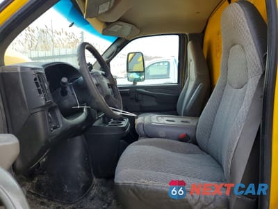 Zdjęcie 7 z 14 samochodu: 2007 GMC SAVANA BOX TRUCK VIN:1GDHG31U271900688 - miniatura