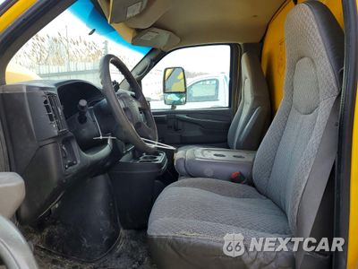 Zdjęcie 7 z 14 samochodu: 2007 GMC SAVANA BOX TRUCK VIN:1GDHG31U271900688 - miniatura