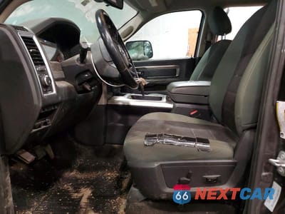 Zdjęcie 7 z 13 samochodu: 2016 RAM 2500 SLT VIN:3C6UR5DL9GG319273 - miniatura