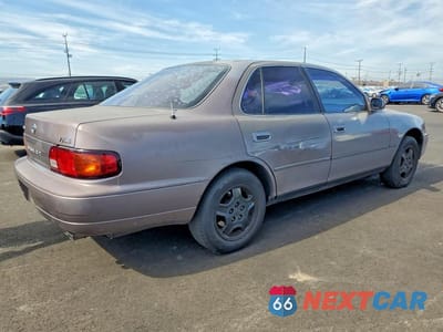 Trzecie zdjęcie samochodu z tyłu: 1995 TOYOTA CAMRY LE V6 VIN:4T1GK12E1SU081332 - miniatura