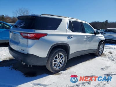 Trzecie zdjęcie samochodu z tyłu: 2021 CHEVROLET TRAVERSE LT VIN:1GNEVGKW8MJ256055 - miniatura