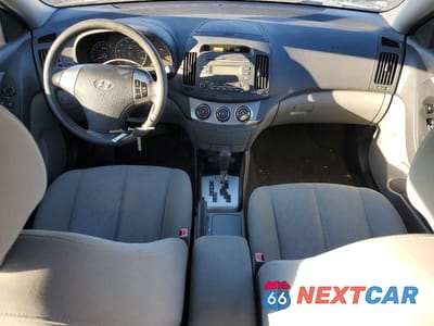 Zdjęcie 8 z 12 samochodu: 2010 HYUNDAI ELANTRA BLUE VIN:KMHDU4AD5AU156538 - miniatura