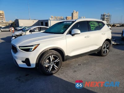 2024 VOLVO XC40 CORE YV4L12UK8R2330629 - główne zdjęcie licytacji z USA - miniatura