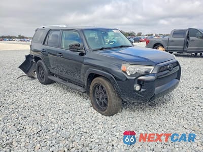 Czwarte zdjęcie samochodu z boku: 2018 TOYOTA 4RUNNER SR5 VIN:JTEZU5JR2J5186906 - miniatura