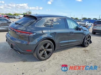 Trzecie zdjęcie samochodu z tyłu: 2022 PORSCHE MACAN VIN:WP1AA2A52NLB05408 - miniatura
