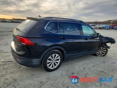 Trzecie zdjęcie samochodu z tyłu: 2019 VOLKSWAGEN TIGUAN SE VIN:3VV2B7AX3KM043871 - miniatura