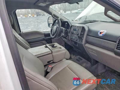Zdjęcie 8 z 12 samochodu: 2019 FORD F450 SUPER DUTY VIN:1FDUF4GY3KDA10869 - miniatura