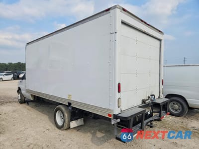Drugie zdjęcie samochodu z przodu: 2005 FORD E350 BOX TRUCK VIN:1FDWE35L35HA70905 - miniatura
