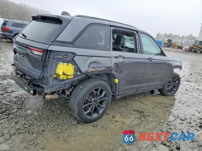Trzecie zdjęcie samochodu z tyłu: 2023 JEEP GRAND CHEROKEE LIMITED 4XE VIN:1C4RJYB66P8904533 - miniatura