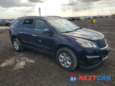 Czwarte zdjęcie samochodu z boku: 2015 CHEVROLET TRAVERSE LS VIN:1GNKRFED6FJ113457 - miniatura
