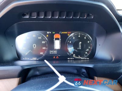 Zdjęcie 9 z 12 samochodu: 2016 VOLVO XC90 T6 VIN:YV4A22PL9G1094245 - miniatura