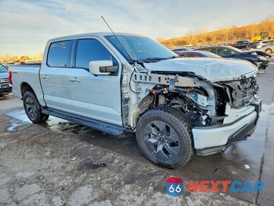 Czwarte zdjęcie samochodu z boku: 2023 FORD F150 LIGHTNING PRO VIN:1FTVW1EL6PWG20565 - miniatura