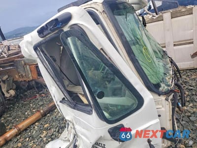 Zdjęcie 9 z 10 samochodu: 2016 INTERNATIONAL PROSTAR VIN:1HSDJAPR6GH218259 - miniatura