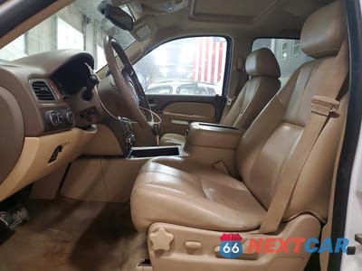 Zdjęcie 7 z 14 samochodu: 2014 CHEVROLET TAHOE K1500 LT VIN:1GNSKBE06ER145075 - miniatura
