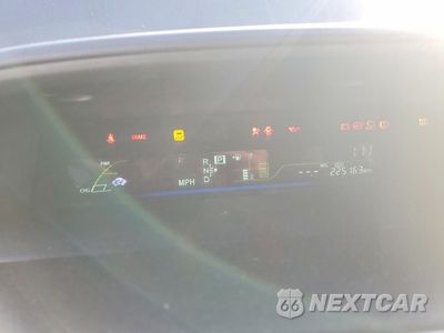 Zdjęcie 9 z 13 samochodu: 2012 TOYOTA PRIUS V VIN:JTDZN3EU9C3023446 - miniatura
