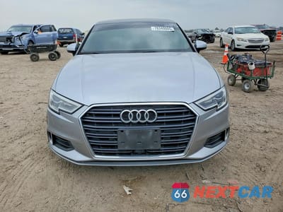 Piąte zdjęcie samochodu w środku: 2019 AUDI A3 PREMIUM VIN:WAUAUGFF0K1014679 - miniatura