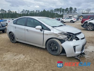 Czwarte zdjęcie samochodu z boku: 2014 TOYOTA PRIUS THREE VIN:JTDKN3DU4E0371839 - miniatura