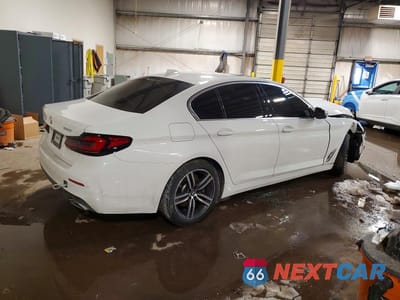Trzecie zdjęcie samochodu z tyłu: 2022 BMW 530 XI VIN:WBA13BJ09NCK93826 - miniatura