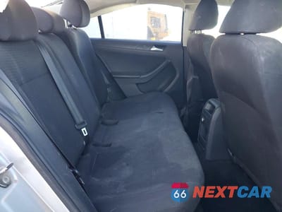 Zdjęcie 10 z 12 samochodu: 2015 VOLKSWAGEN JETTA BASE VIN:3VW2K7AJ1FM242396 - miniatura