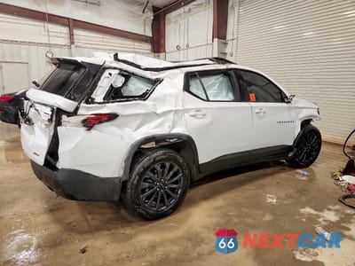 Trzecie zdjęcie samochodu z tyłu: 2023 CHEVROLET TRAVERSE RS VIN:1GNEVJKW1PJ306392 - miniatura