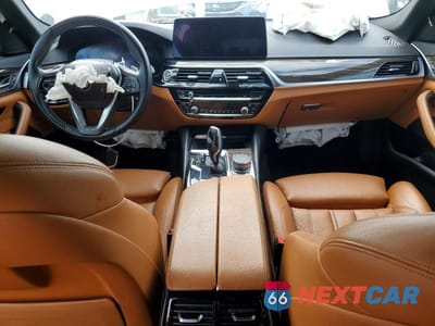 Zdjęcie 8 z 12 samochodu: 2021 BMW 530 I VIN:WBA53BH0XMCG37592 - miniatura