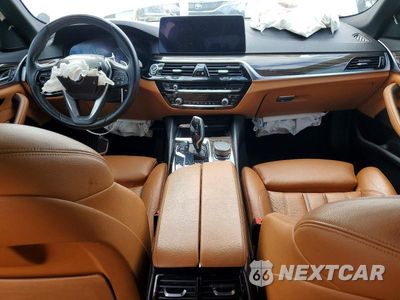 Zdjęcie 8 z 12 samochodu: 2021 BMW 530 I VIN:WBA53BH0XMCG37592 - miniatura